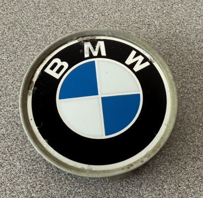 #ad 2006 BMW E90 3 SIRIES WHEEL HUB CENTER CAP 1 095 361 USED OEM $7.00