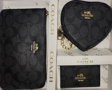 Coach Women  s Black Logo Pattern Zip Wallet with Zipper Accents