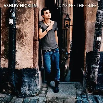 Hicklin,Ashley - Kissing the Queen