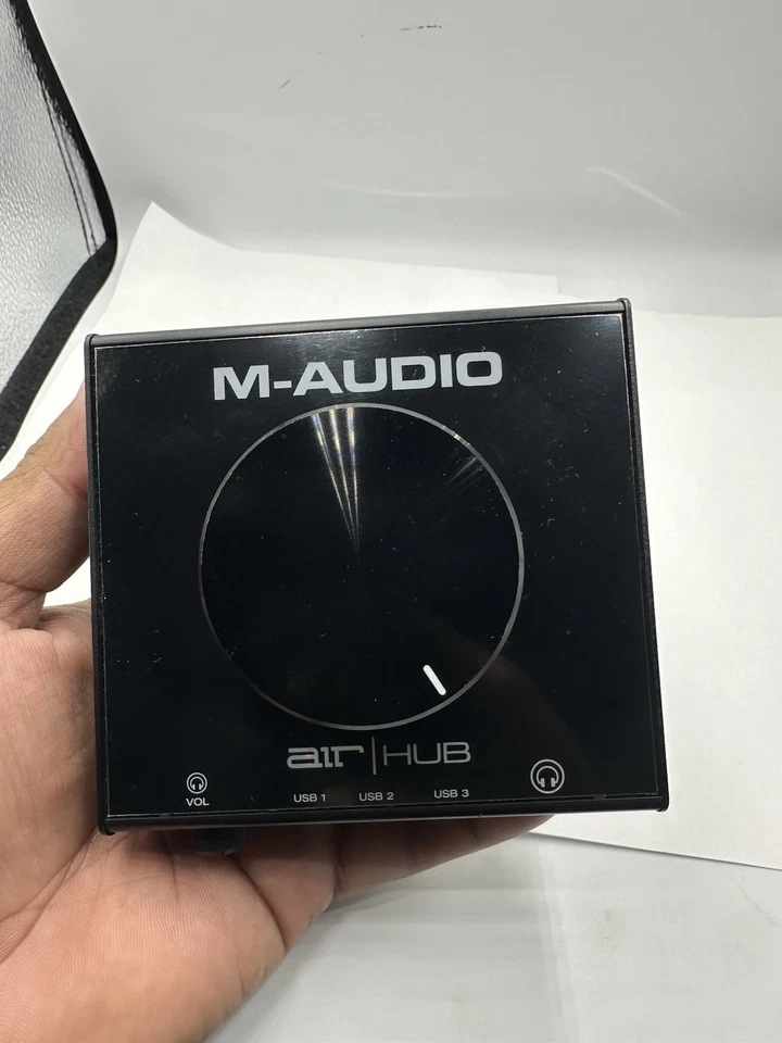 M-Audio AIR|Hub USB Audio Interface & 3-Port USB Hub–Desktop Monitor Controller - Image 2 of 4