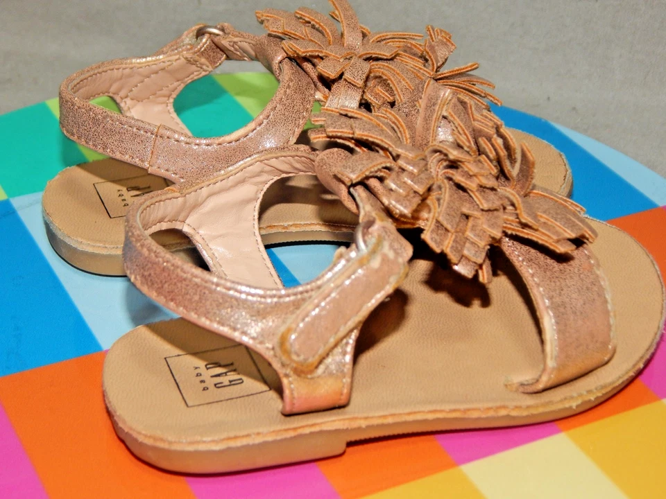 Toddlers girl size 6 Baby Gap Rose Gold fringe sandals shoes floral heel strap - Image 4 of 4