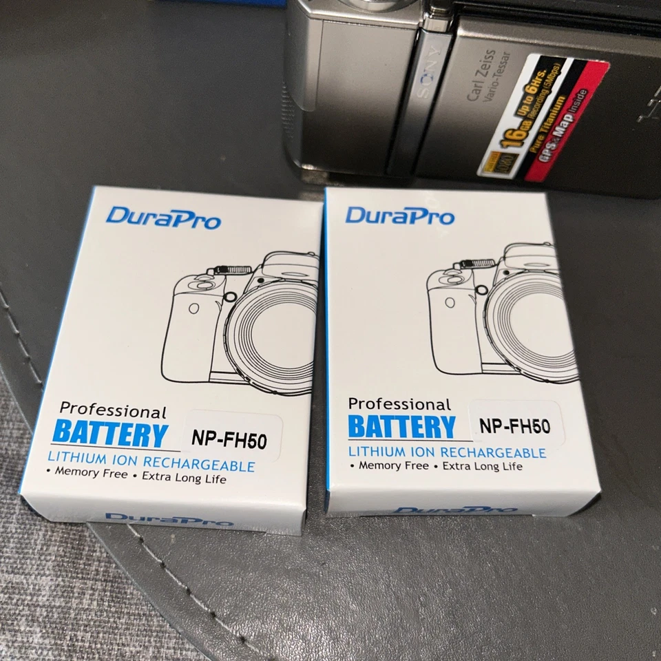 Sony Handycam HDR-TG7VE Digital - Boxed with charge and 2 new batteries - Image 2 of 4