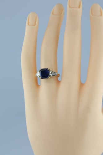 Vintage 14K Yellow Gold Blue and White Stone Ring Circa 1960 Size 7 - Picture 4 of 12