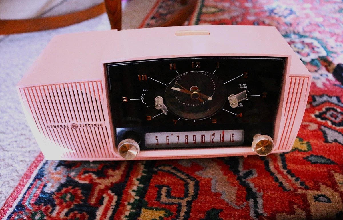 Vintage Clock Radio In Collectible Tube Radios 1950-1959 for sale