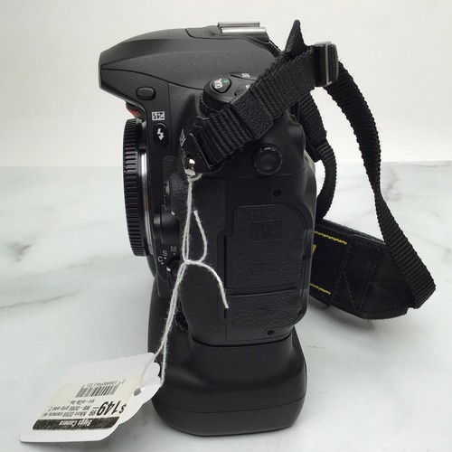 Nikon D200 Camera w/ Grip Used Fair