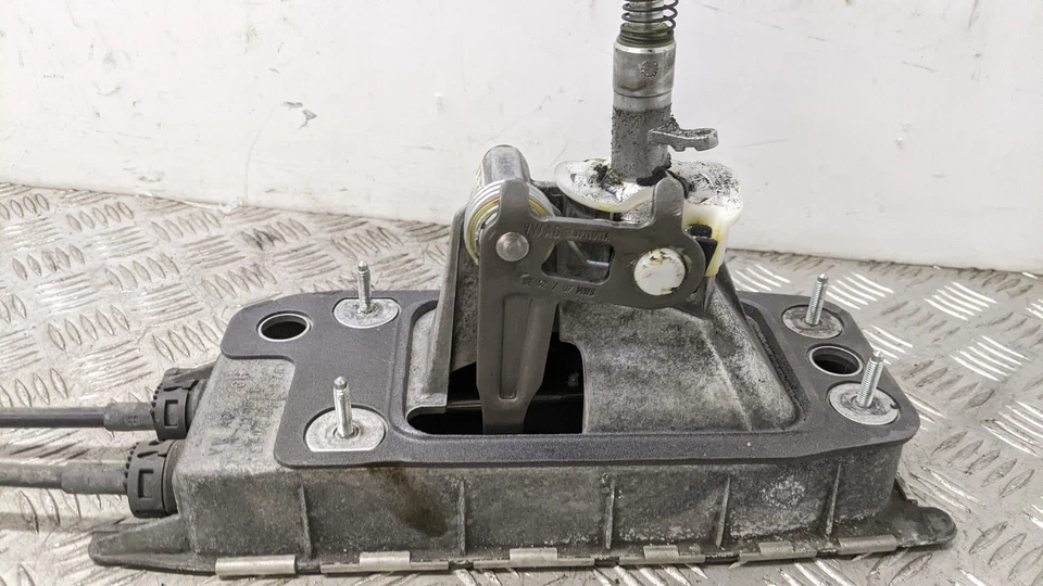 AUDI A3 TFSI SPORT 5DR ХЭТЧБЕК 2007 ПЕРЕКЛЮЧАТЕЛЬ ПЕРЕДАЧ / ПЕРЕКЛЮЧАТЕЛЬ 1Q0711049 - Изображение 3 из 4