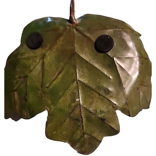 Plato de baratija de hoja de arce de metal decoración de otoño 6" W X 5" L - Imagen 5 de 8