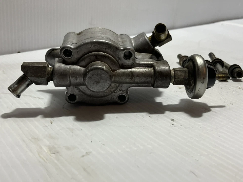 1979 Harley Davidson Sportster 1000 Oil Pump (OEM) Foto 4 de 4