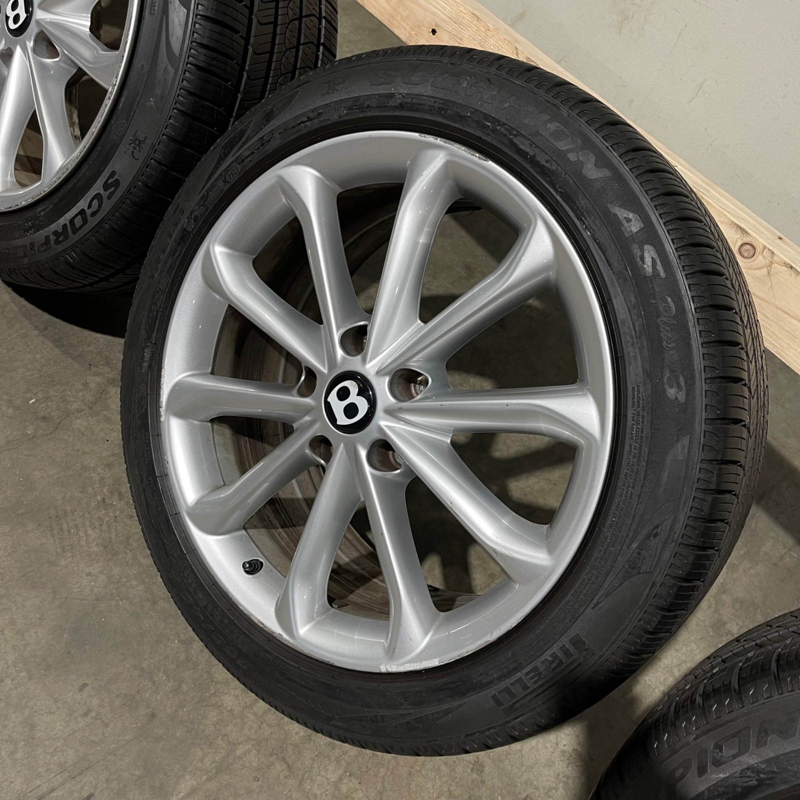 Bentley Flying Spur 2014 Wheels Set of 4 Silver P/N 4W0601025B