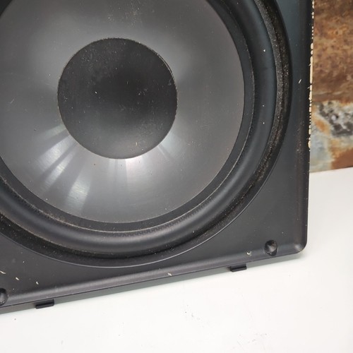 Niles PSW8 In-wall Passive Subwoofer Tested With Crossovers - Picture 3 of 11