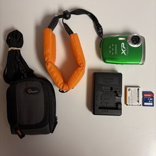 Fujifilm FinePix XP10 12 MP Waterproof Digital Camera  Charger Battery Case SD