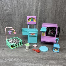 Vintage 1993 Kenner Littlest Pet Shop Care Center Vet Hospital Incomplete