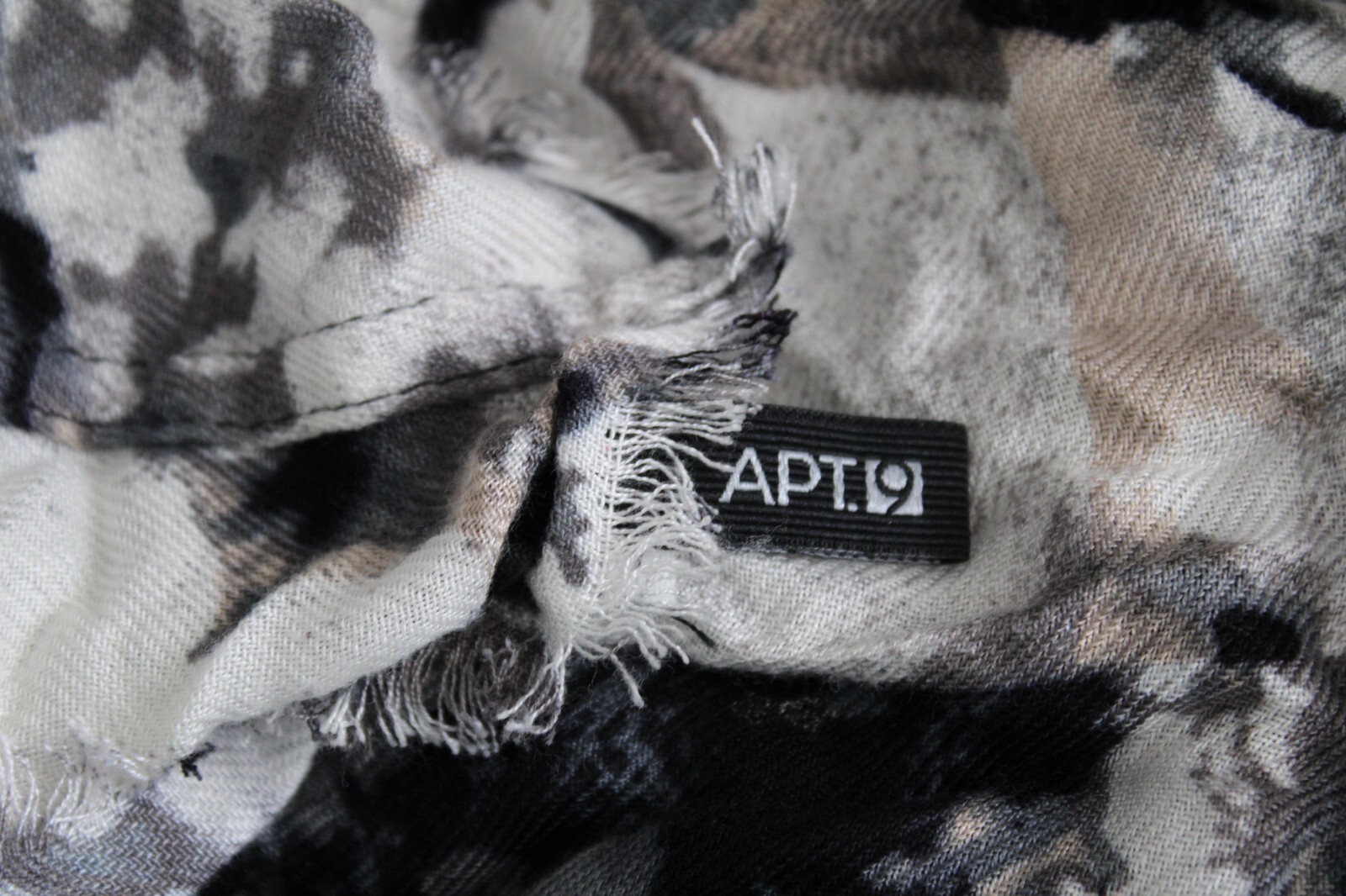 Apt 9 Infinity Loop Accent Scarf Abstract Tan Off… - image 3