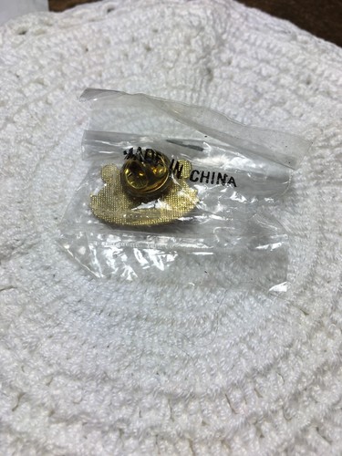 New Deluxe Pin McDonalds Employee With A Grown up Taste Hamburger Lapel Tac - Picture 2 of 5