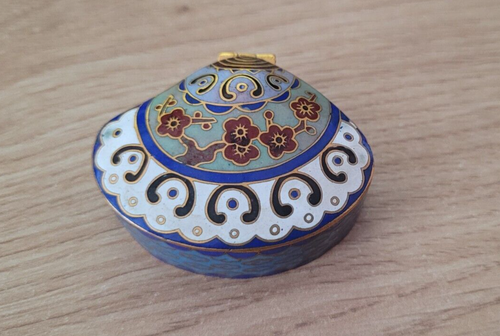 Box IN Cloisonne Chinese - Dimensions: 5,5 x 4,5 X 2 CM