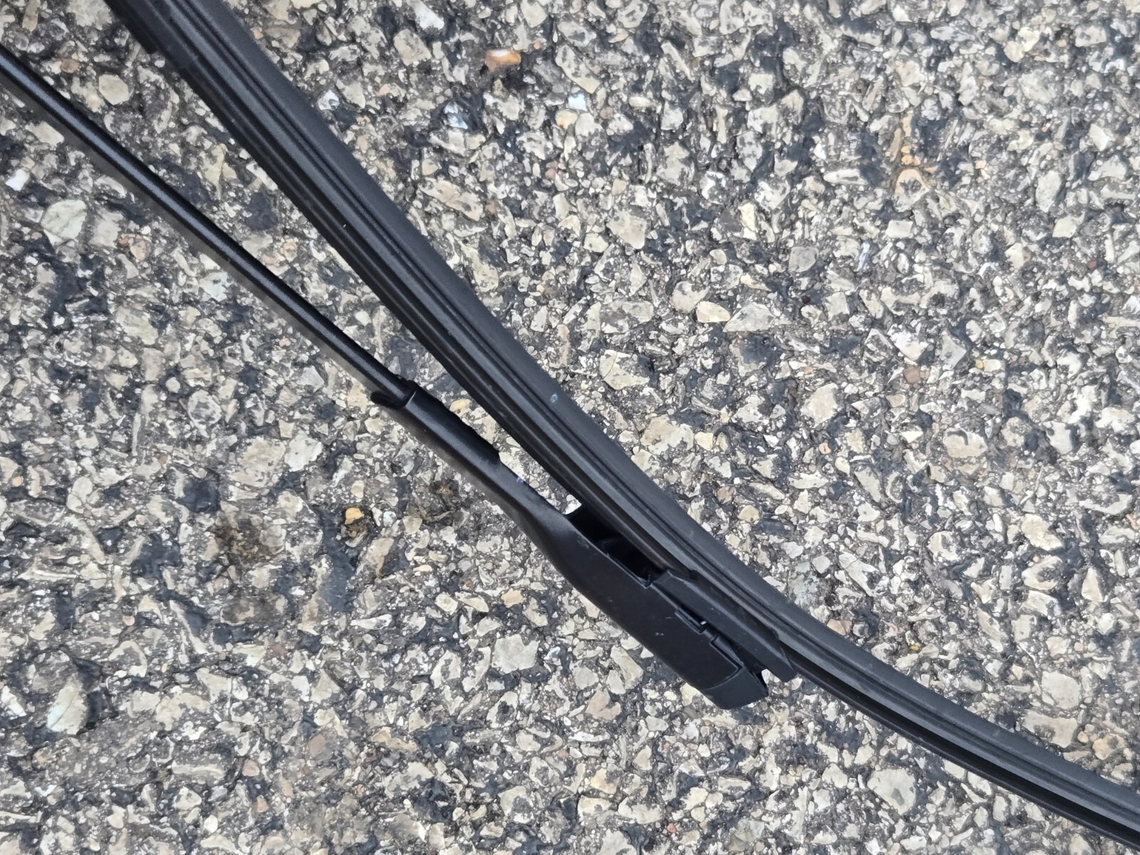 LAMBORGHINI HURACAN PASSENGER RIGHT WINDSHIELD WIPER ARM BLADE OEM 4T1955408A