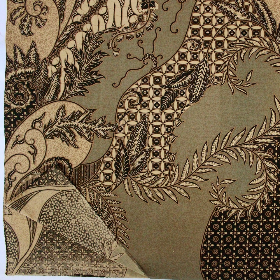 Tela Batik Indonesia, Motivo de Combinación de Planta, Parang Rusak, Verde Pálido Foto 3 de 4