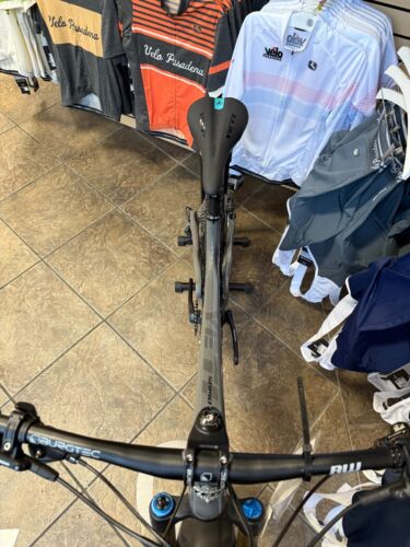 Yeti SB140 C3 Factory (SHIMANO 12-SPEED) Large - Picture 2 of 3