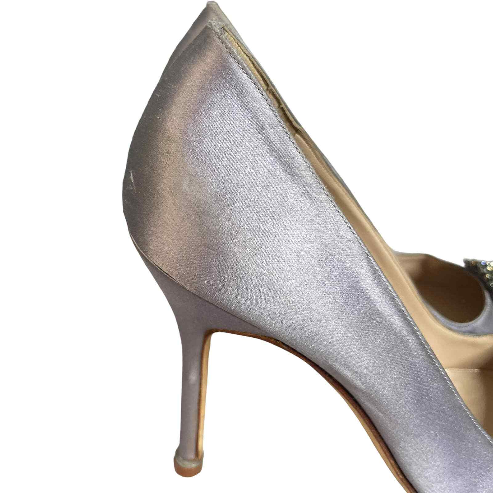 Manolo Blahnik Hangisi Satin Pump Lilac Purple Si… - image 10