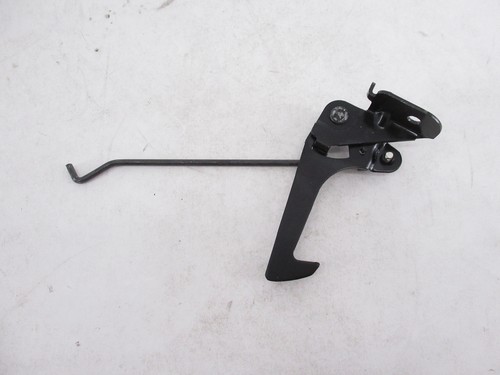 Genuine OEM Toyota 53550-0C030 Hood Safety Catch 2005-2007 Sequoia - 第 4/4 張圖片