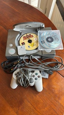PlayStation 1 PS1 Original Game Console SCPH-7501 w 2 Controllers And One Game.