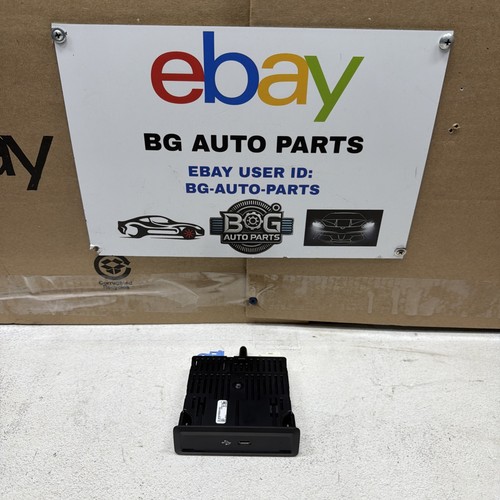 2020-2025 MERCEDES GLE450 V167 CENTER CONSOLE MULTIMEDIA USB PORT OEM 1678202103