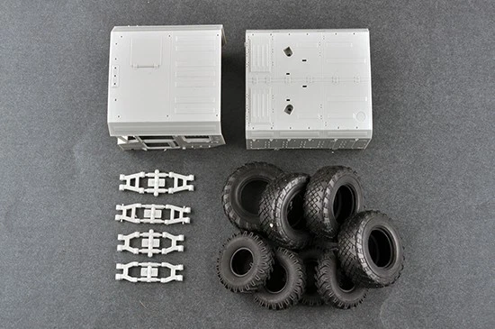 Trumpeter 1/35 01039 RUSSIAN KZKT-7428 TRANSPORTER WITH KZKT-9101 SEMI-TRAILER - Immagine 3 di 4