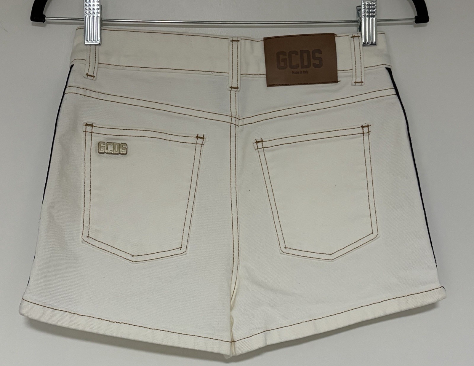 GCDS Women’s Cream 2” Denim Logo Jean Shorts Size Small Rare Made In Italy
