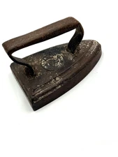 Vintage Antique Cast Iron Sad Smoothing Flat Iron (5 Pounds)