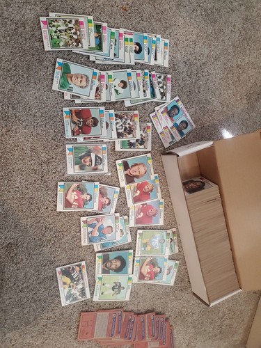 Juego parcial de fútbol Topps 1973 - Lote 700+ - 600+? Diferentes EX a casi nuevo de alto grado
