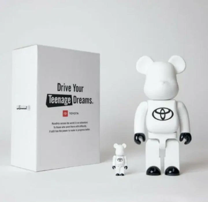 Be Rbrick Toyota Drive Your Teenage Dreams. White Ver. 100 400 Bearbrick  Medicom