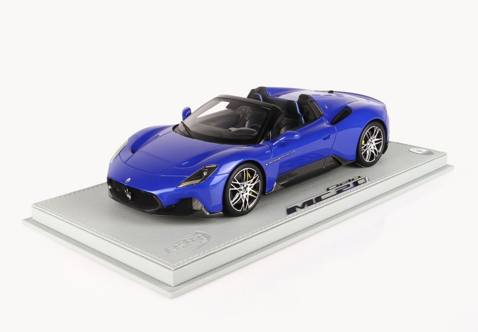 Maserati MC20 CIELO 1/18 BBR P18222D pour sublimer la décoration de votre bureau