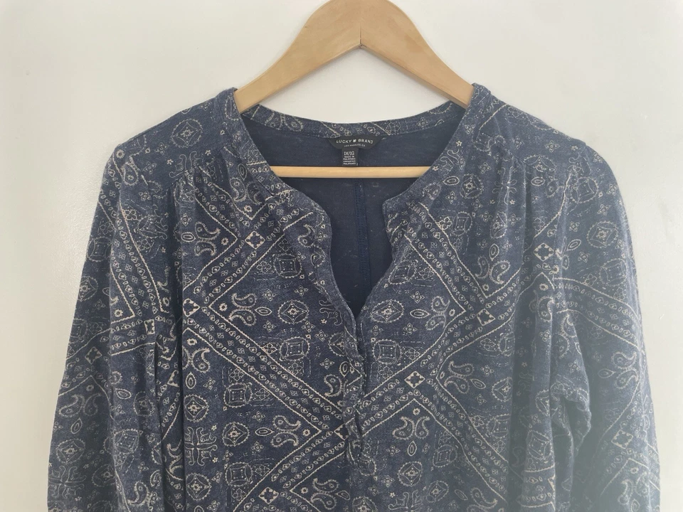 Camisa para mujer Lucky Brand estampado cachemir algodón mezcla modal manga 3/4 azul 1X Foto 3 de 4