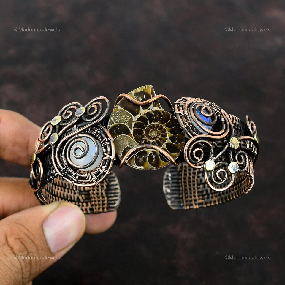 Brazalete ajustable regalo para ella brazalete envuelto en alambre fósil de amonita joyería de cobre Foto 4 de 4