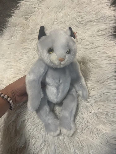 Vintage TY Classics Collection Rare Retired Pearl the Cat Plush Yellow Eyes 12”