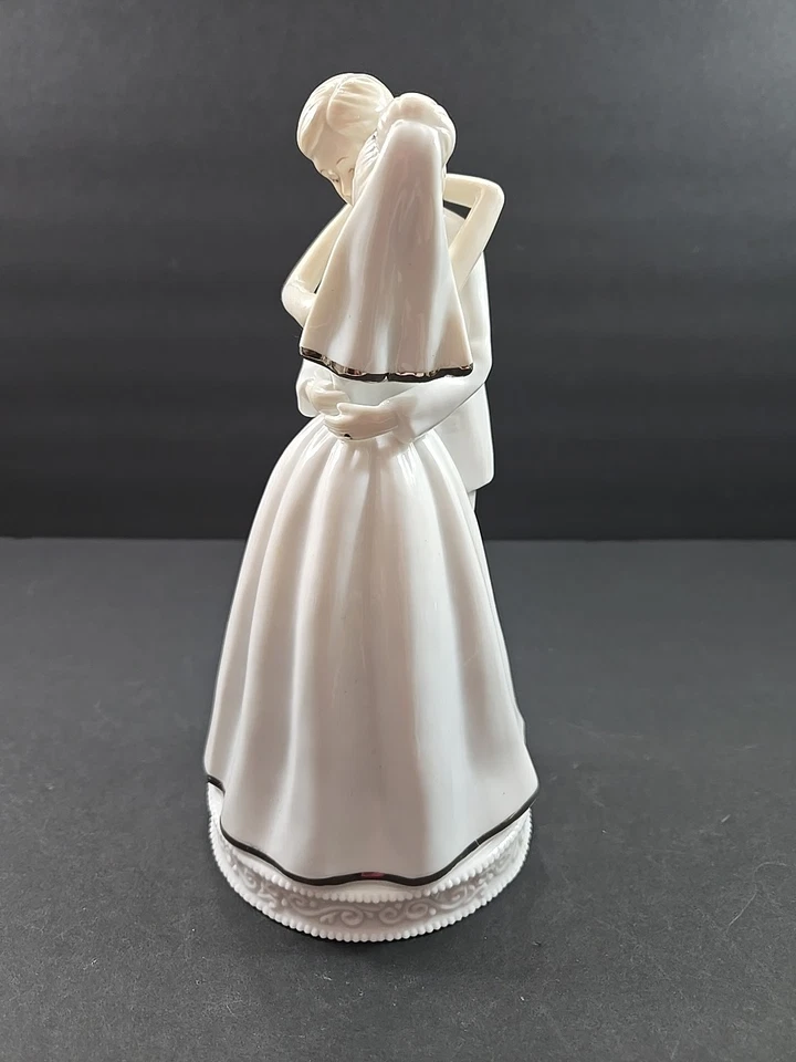 Estatuilla de primer baile de novia y novio porcelana blanca 9" adorno de pastel de boda Foto 3 de 4