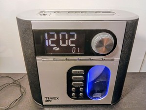 Timex T-617b Nature Sounds CD Player Clock Radio Digital Auto Dual Alarm AM/FM