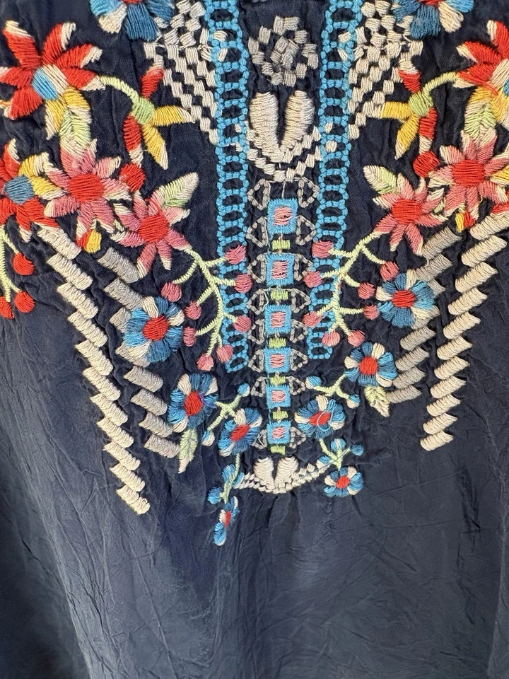 Johnny Was Olivia 刺绣海军蓝多彩鸟女式波西米亚上衣,尺寸 L — 第 4/4 张图片