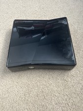 Xbox 360 Kinect /2 controllers /Power cord/ HDMI games also included