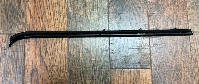 Chevrolet GMC C1500 C2500 1990-1991 Weatherstrip ASM FRT S/D W 15569071 NUEVO OEM Foto 3 de 4