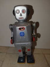 Schylling tin toys Silver Windup Robot