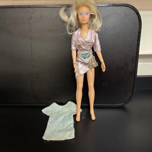 Jem & the Holograms Jerrica Doll 1985 with accessories Outfit Change HASBRO