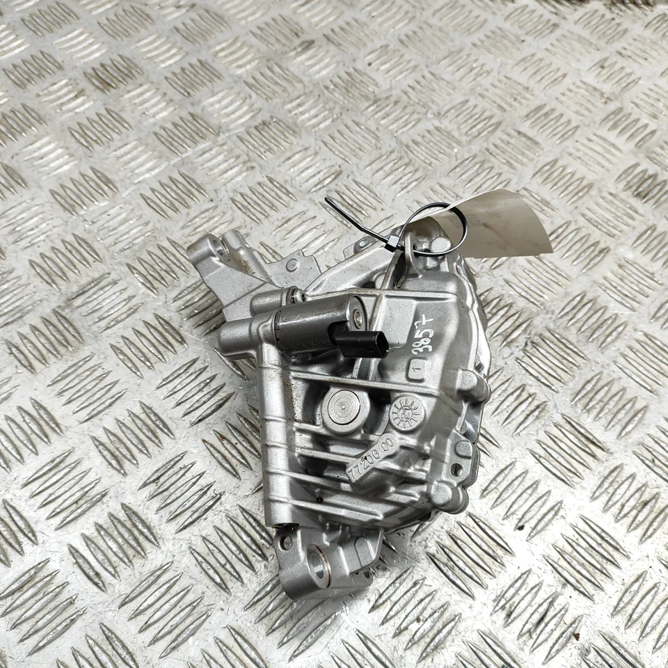 沃尔沃 XC40 B4 油泵 32140169 3229850 2.0 混合 145KW 2022 23516717 — 第 4/4 张图片