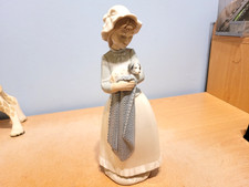 Beautiful Vintage Nao