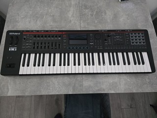 Roland Fantom 06 Workstation Synthesizer 61 Key