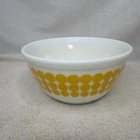 VINTAGE PYREX YELLOW DOT 1.5 QT NESTING MIXING BOWL #402 MADE IN USA