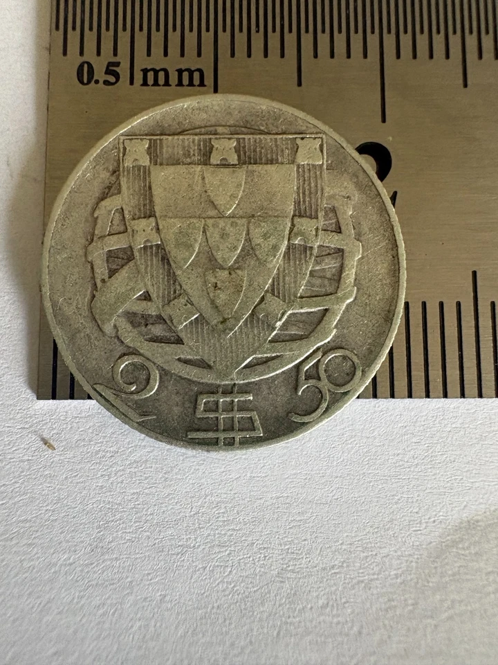 pièce portugaise de 5 escudos de 1946. - Photo 1/2