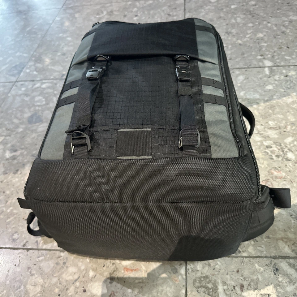 Lowepro Pro Trekker BP 450 AW II Backpack. Great condition! All accessories - Image 3 of 4