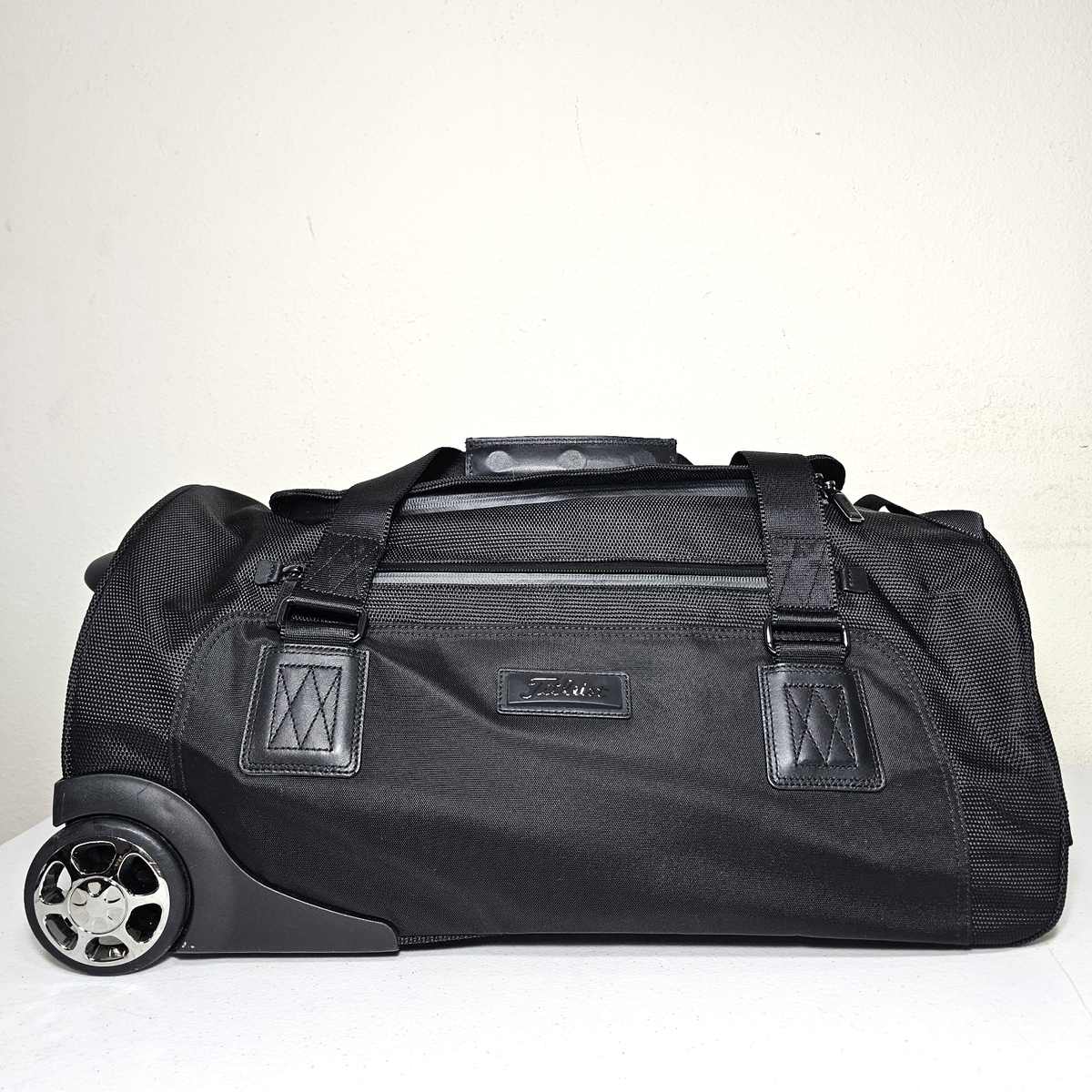 Titleist Travel Gear Black Golf Wheeled Duffel Bag Luggage