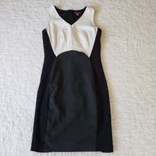 Vince Camuto Sleeveless Sheath Dress Size 4 Colorblock White Black Gray V-Neck
